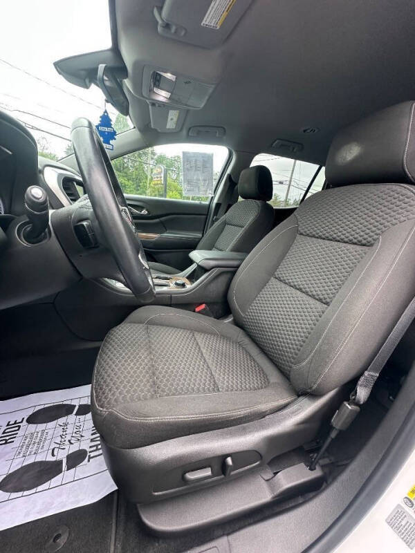 2017 GMC Acadia SLE-2