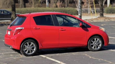 2012 Toyota Yaris 5-Door SE
