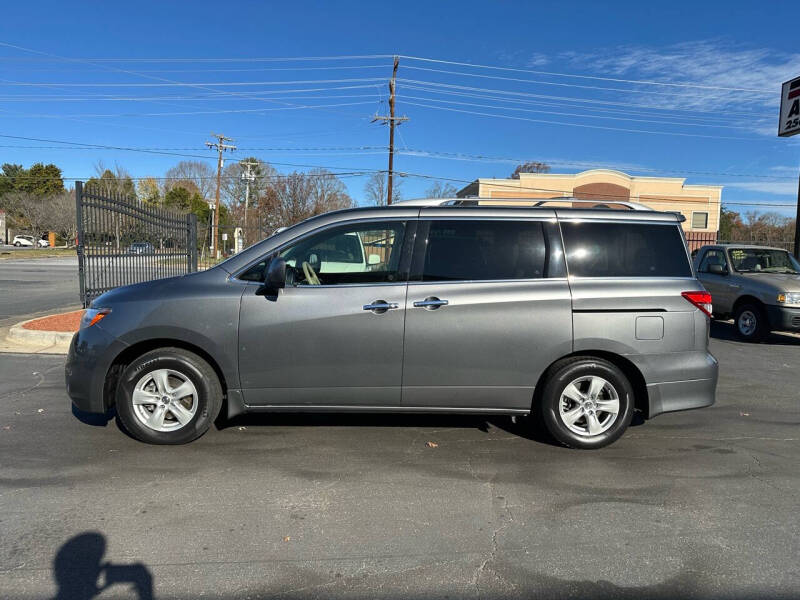 2015 Nissan Quest SV photo 8