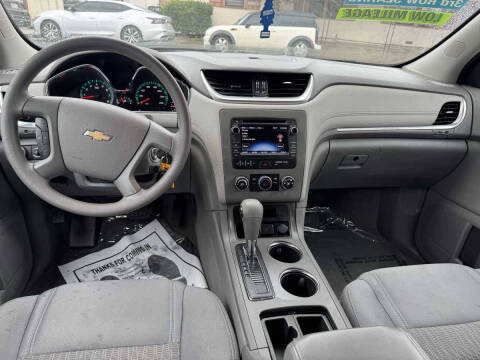 2017 Chevrolet Traverse LS