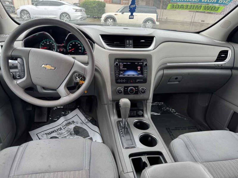 2017 Chevrolet Traverse LS
