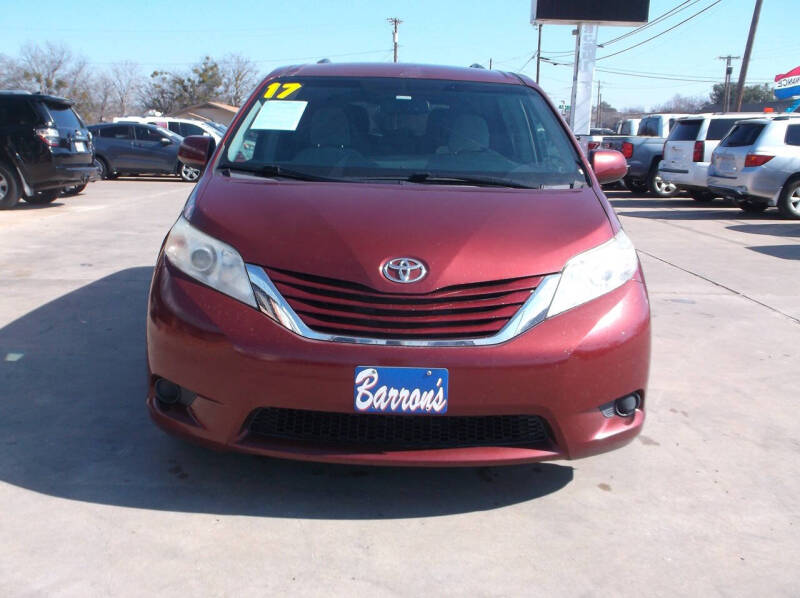 2017 Toyota Sienna LE 8-Passenger