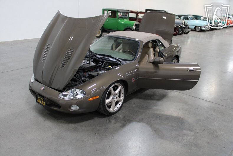 2001 Jaguar XKR