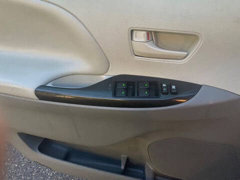 2013 Toyota Sienna L 7-Passenger