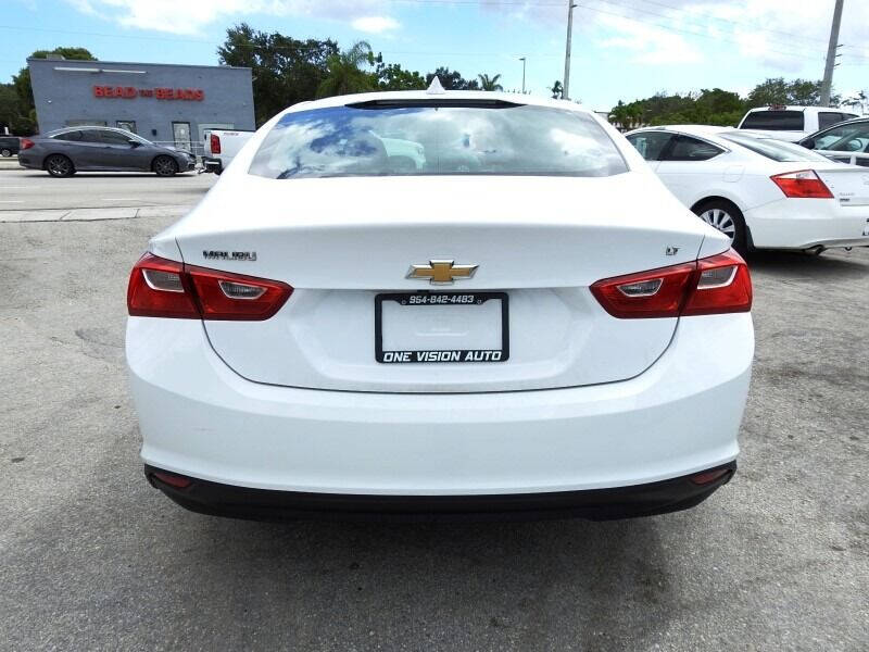 2018 CHEVROLET Malibu Sedan - $14,000