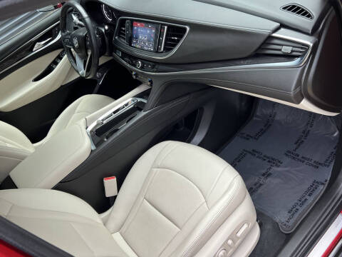 2023 Buick Enclave Essence
