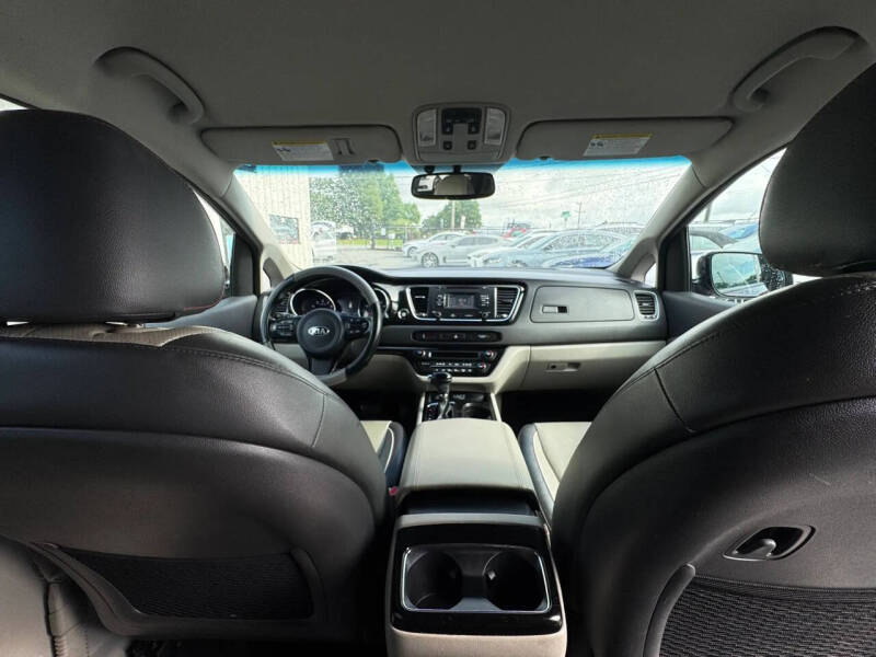 2016 Kia Sedona