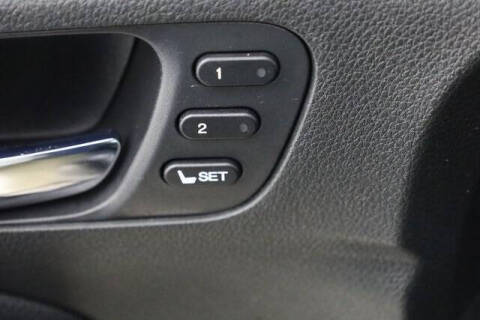 2019 Honda Pilot Touring w/Rear Captain's Chairs