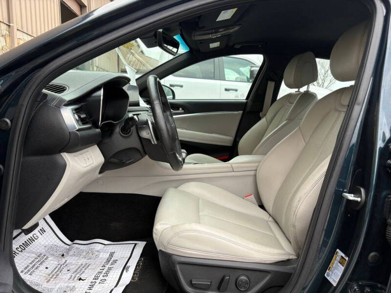 2023 Genesis G70