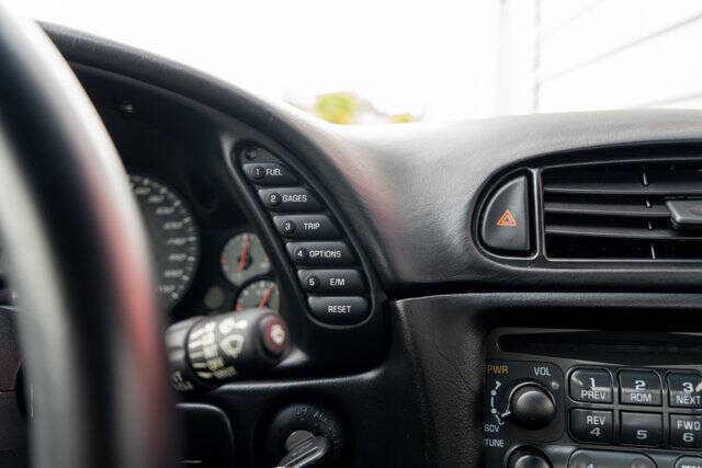 2001 Chevrolet Corvette 17