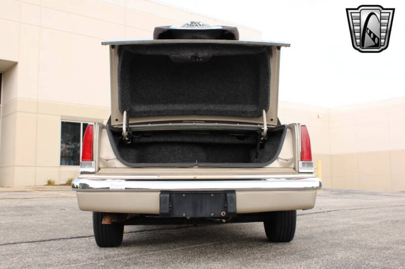 1989 Chrysler New Yorker Salon