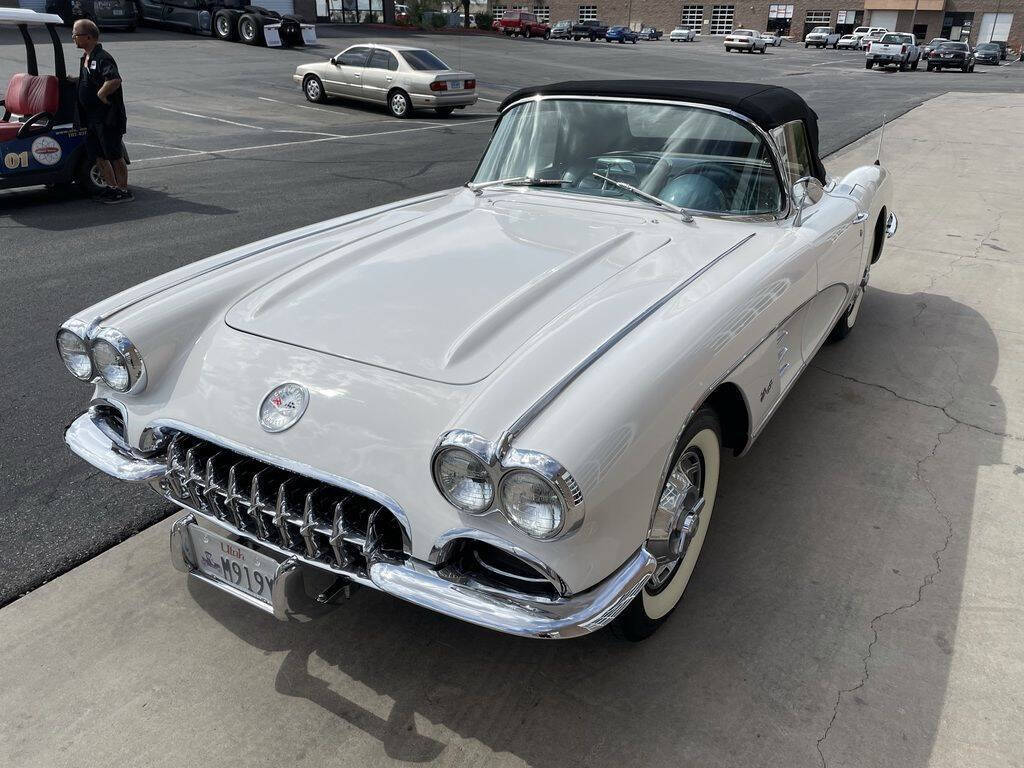 1959 Chevrolet Corvette 11