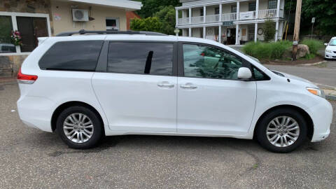 2012 Toyota Sienna