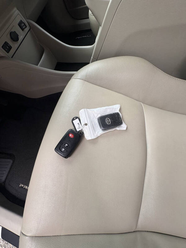 2012 Toyota Prius v Five
