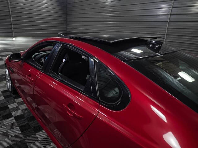 2017 Jaguar XF 35t R-Sport