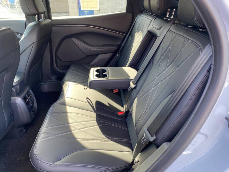 2024 Ford Mustang Mach-E Select