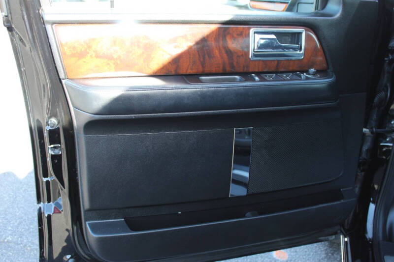 2017 Lincoln Navigator Select