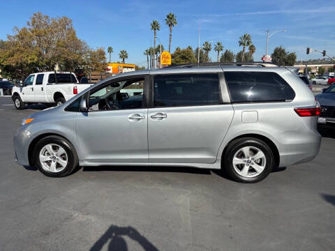 2020 Toyota Sienna LE 8-Passenger
