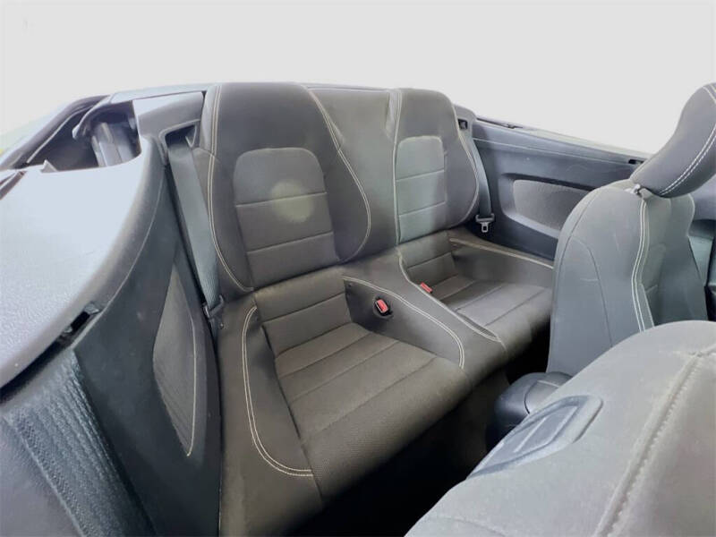 2016 Ford Mustang V6