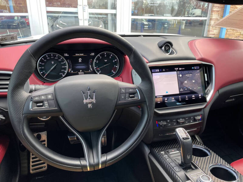 2023 Maserati Ghibli Trofeo