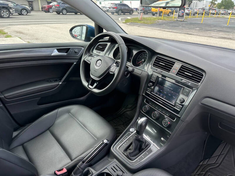 2020 Volkswagen Golf TSI