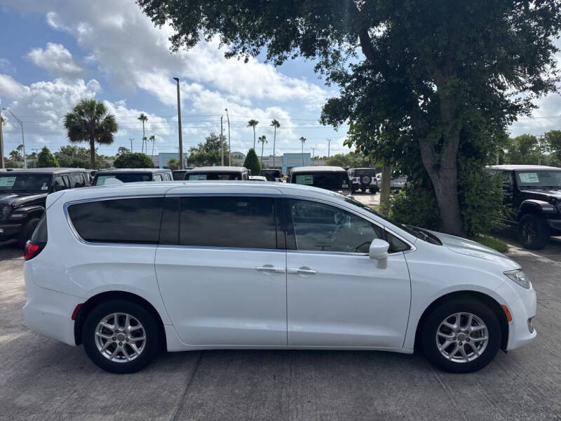 2020 Chrysler Pacifica Touring