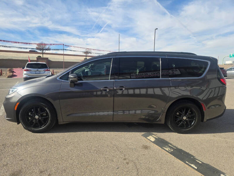 2022 Chrysler Pacifica Touring L