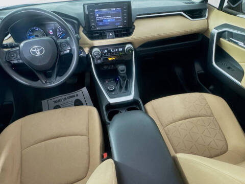 2021 Toyota RAV4 Hybrid XLE