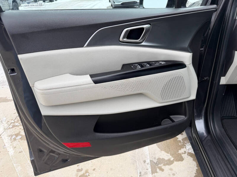 2024 Kia Carnival LX