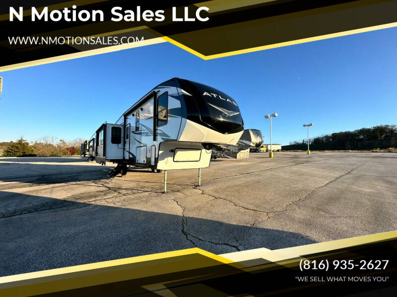 2022 Dutchmen Atlas 3172RLKB for sale at N Motion Sales LLC in Odessa MO