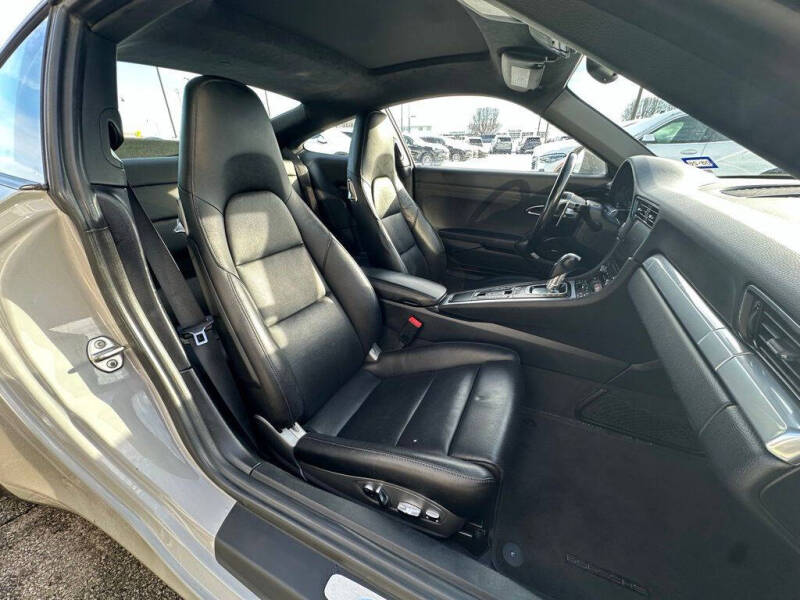 2018 Porsche 911 Carrera