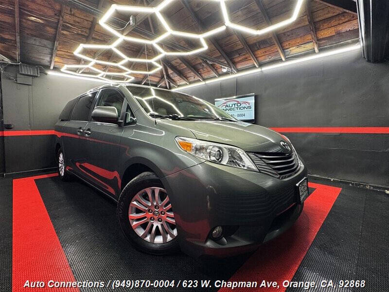 2013 Toyota Sienna XLE 8-Passenger