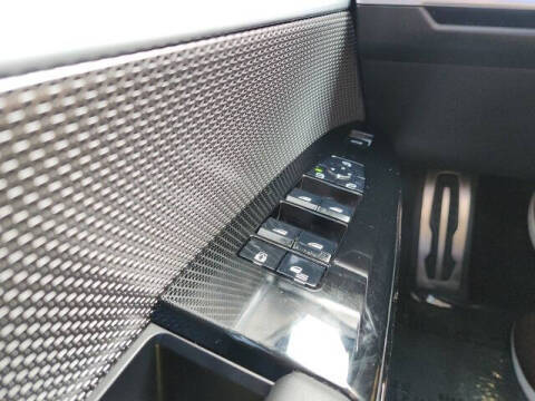 2023 BMW 7 Series 740i