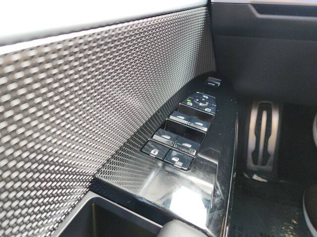 2023 BMW 7 Series 740i