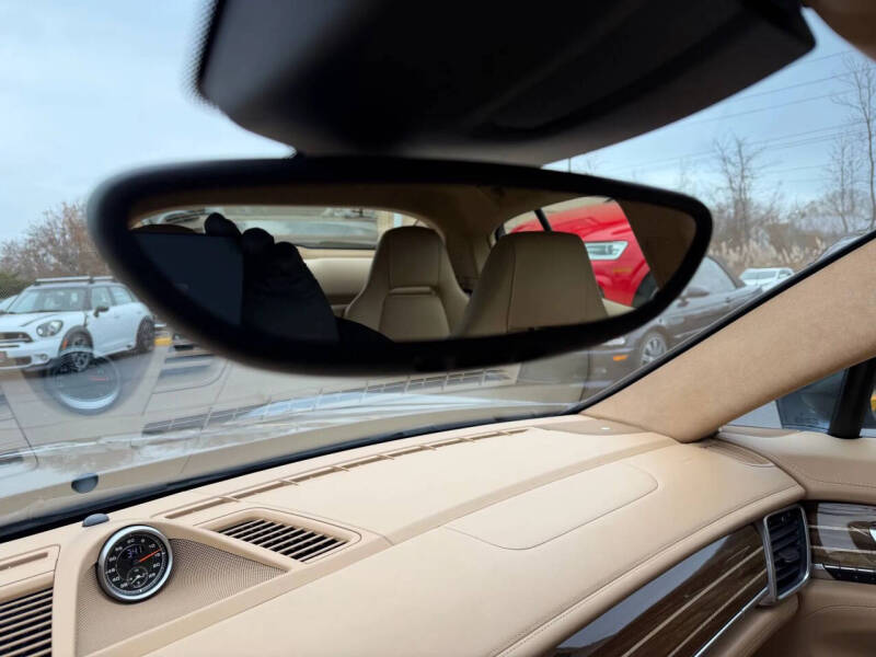 2015 Porsche Panamera GTS