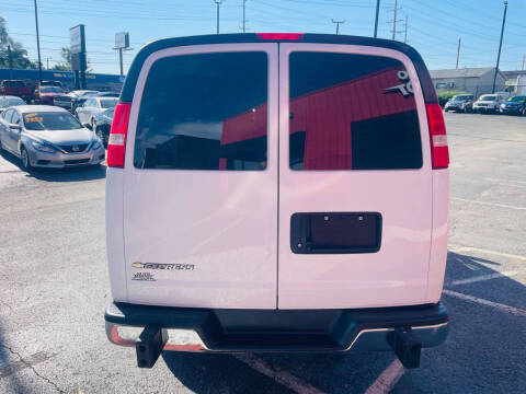 2022 Chevrolet Express 2500