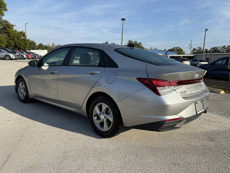 2022 Hyundai Elantra SE