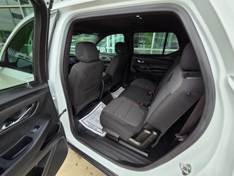 2022 Chevrolet Traverse LT Cloth