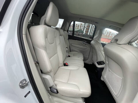 2019 Volvo XC90 T5 Momentum