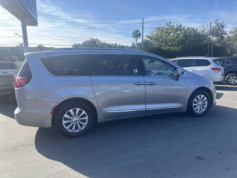 2019 Chrysler Pacifica Touring L