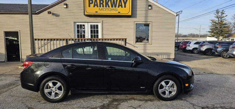 2011 Chevrolet Cruze for sale at Parkway Motors in Springfield IL