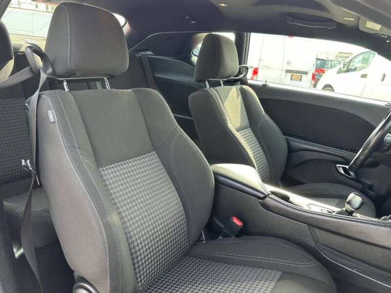 2021 Dodge Challenger SXT