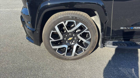 2025 Chevrolet Silverado EV RST