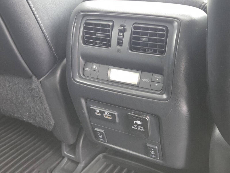 2020 Nissan Pathfinder Platinum