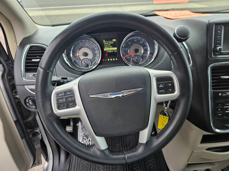 2016 Chrysler Town and Country Touring