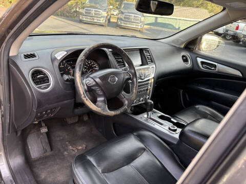 2017 Nissan Pathfinder SL