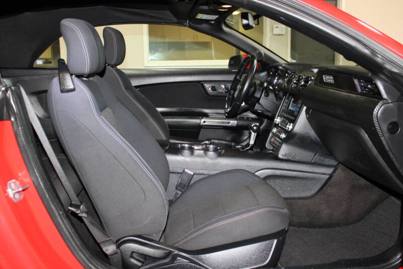2016 Ford Mustang V6