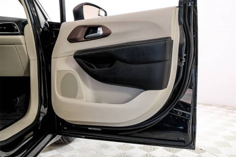 2020 Chrysler Voyager LXi