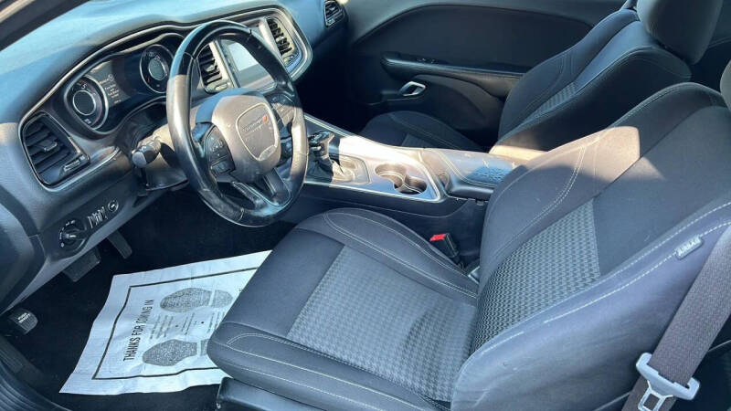 2015 Dodge Challenger SXT