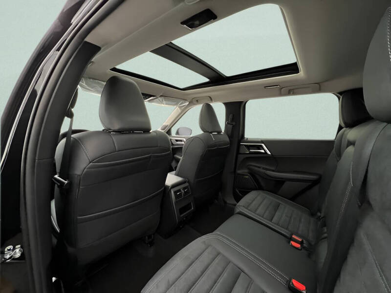 2026 Mitsubishi Outlander SE